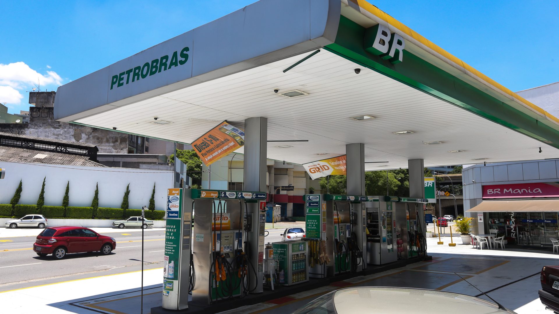 Petrobras Petr Corta Mais Uma Vez O Pre O Da Gasolina Agora Em