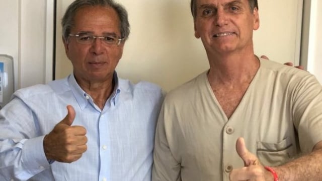 Paulo Guedes visita Jair Bolsonaro no hospital