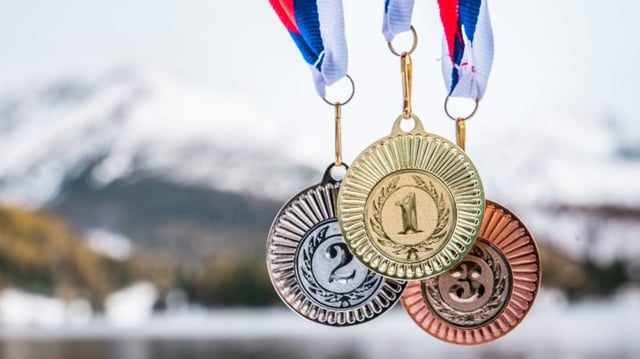 Medalhas de primeiro, segundo e terceiro lugar