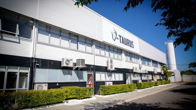 Fábrica de armas da Taurus em São Leopoldo (RS)