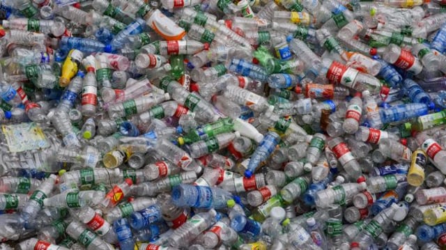 Garrafas plásticas recicláveis na China