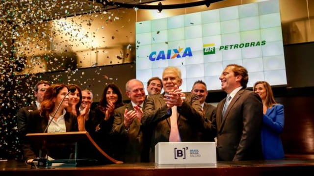 Executivos da Petrobras e da Caixa na sede da B3