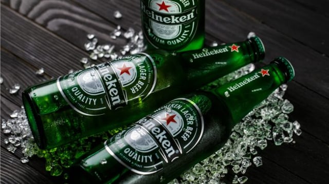 Garrafas de cerveja Heineken