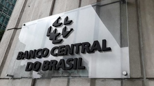 Placa do Banco Central do Brasil (BC), autoridade monetária que conduz as reuniões do Copom para a decisão da Selic