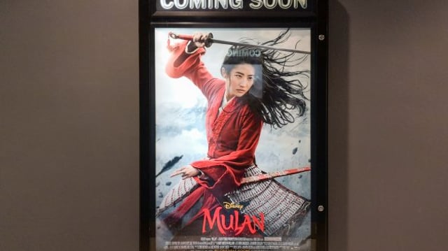 Disney — Cartaz do live-action "Mulan"
