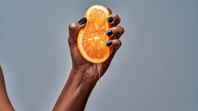 extração, extrair, Female,Hand,Squeezing,Orange,Isolated,On,Grey.,Copy,Space