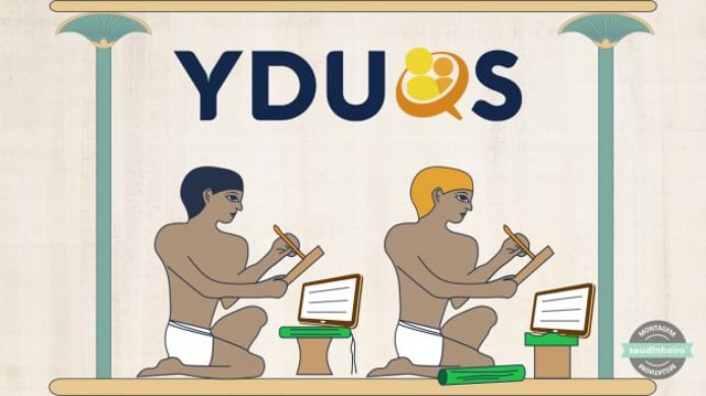 Montagem com escribas do Antigo Egito estudando com logos da Yduqs e da Qconcursos