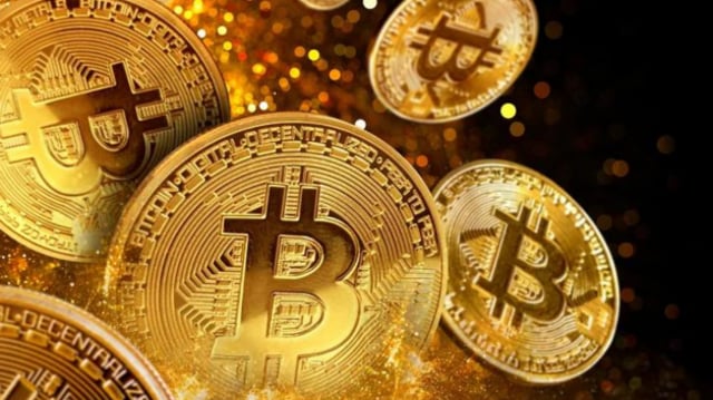 O bitcoin quebrou a barreira dos US$ 64 mil e deve buscar novas máximas até o final do ano