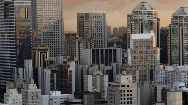 Imóveis, vista aérea de prédios na cidade
