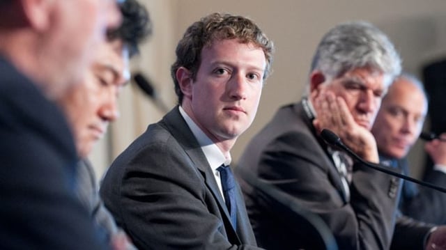 imagem branded crl10 mark zuckerberg