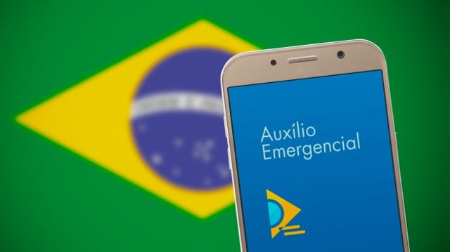 Brazilian,Emergency,Aid,On,Smartphone,Screen,(auxílio,Emergencial),,3,May,
