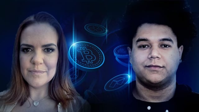 Montagem com Helena Margarido de um lado e Renan Sousa de outro, no meio criptomoedas com aspecto tecnológico estão caindo ao fundo