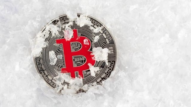 Bitcoin enterrado na neve