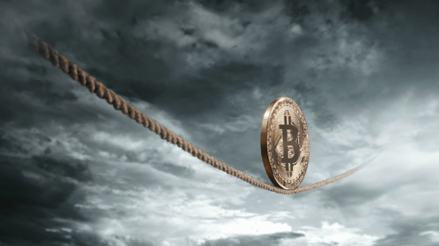 Bitcoin (BTC) na corda bamba e o mercado de criptomoedas se prepara para o final de semana