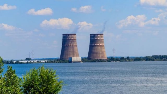 Torres de resfriamento da usina nuclear de Zaporozhia, na Ucrânia
