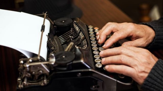 escritor-maquina-de-escrever