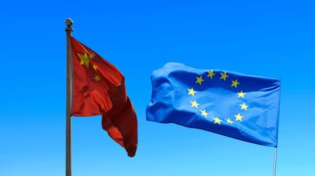 As bandeiras da China e da União Europeia