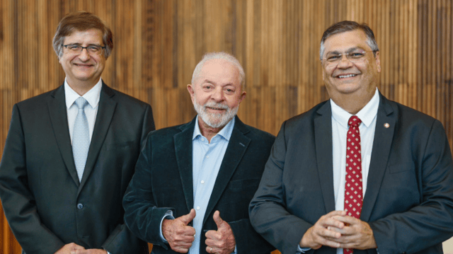 Paulo Gonet, novo Procurador-Geral da República (PGR), presidente Luiz Inácio Lula da Silva e Flávio Dino, indicado como ministro do STF