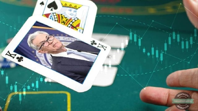 O presidente do Federal Reserve, Jerome Powell, aparece em uma carta de baralho em uma mesa de jogo de cartas