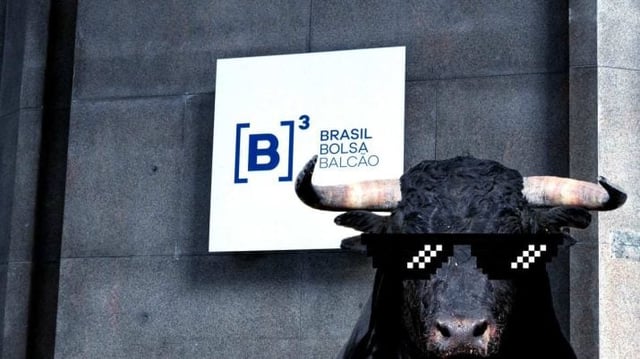 Montagem com touro na frente do prédio da B3, a bolsa brasileira