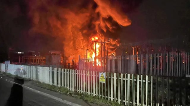 Incêndio na estação de energia de Hayes interrompe atividade de aeroporto internacional de Londres e deve afetar centenas de milhares de passageiros