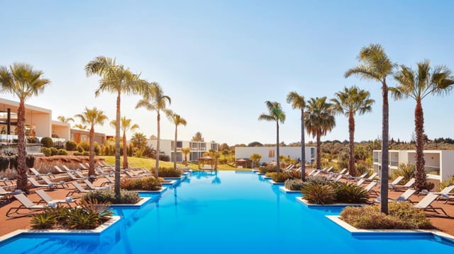 A piscina do Tivoli Alvor, em Algarve
