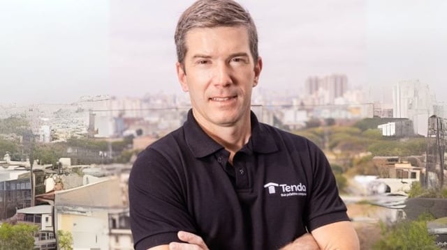 CFO da Tenda de braços cruzados
