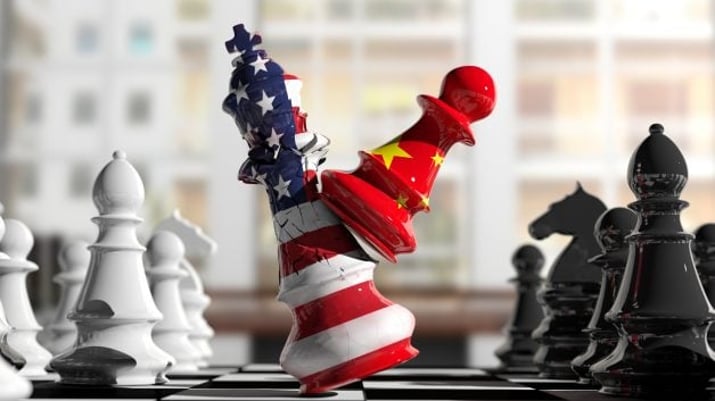 Jogo de xadrez entre Trump e Xi Jinping