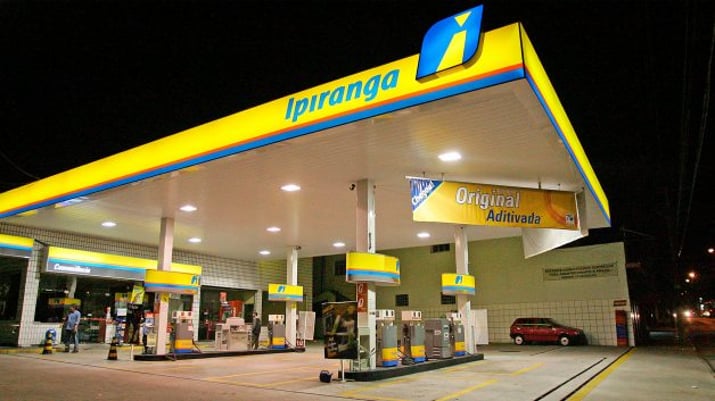 Foto de um posto de combustíveis da rede Ipiranga, pertencente ao Grupo Ultra - Ultrapar (UGPA3)