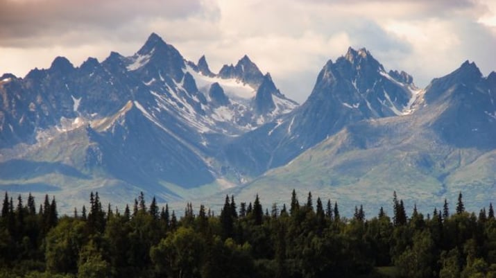 Montanhas do estado do Alasca, nos Estados Unidos