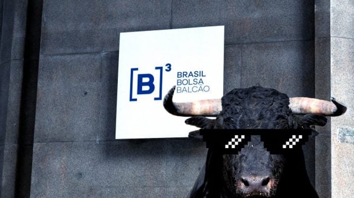 Touro com óculos na frente do logo da B3, bolsa brasileira | Ibovespa