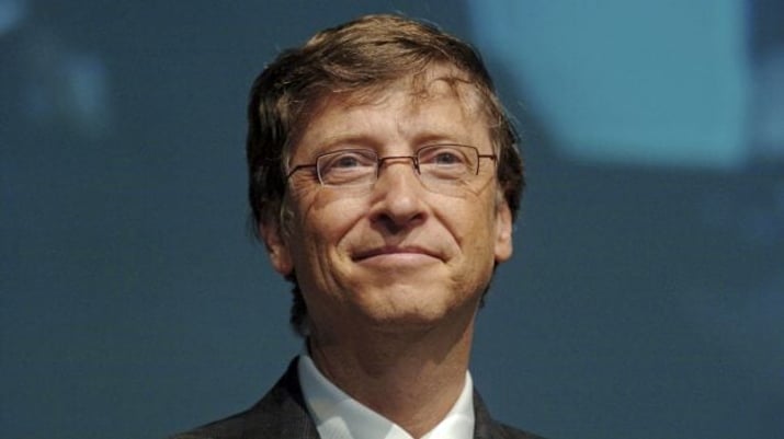 Bill Gates, fundador da Microsoft, aparece do pescoço pra cima.