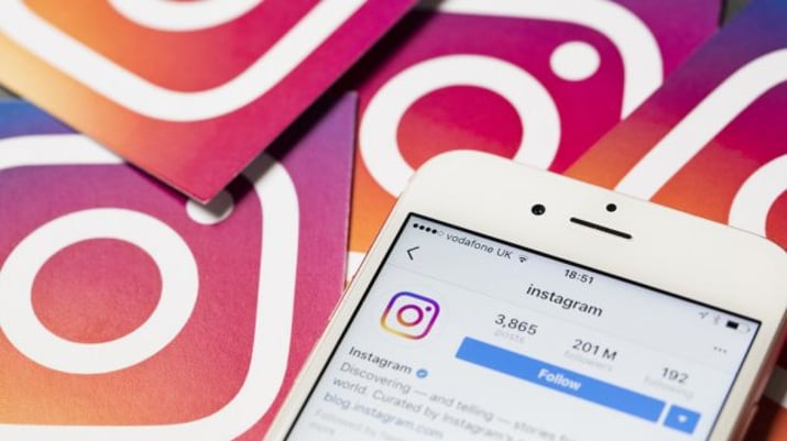 Instagram, do Facebook, é acessado no celular