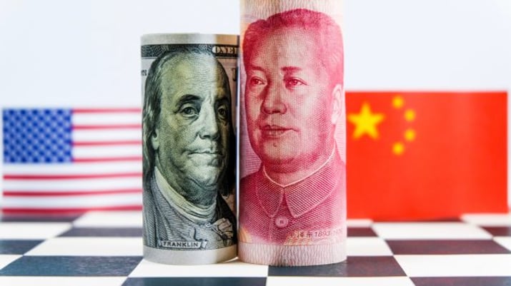 Cédulas de dólar e yuan
