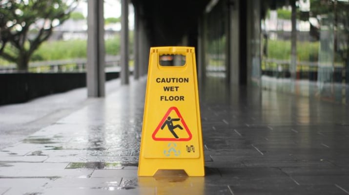 Cuidado piso molhado
