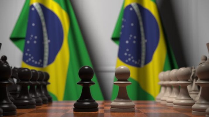 Peões se movimentam no xadrez político e Ibovespa tem alta limitada; dólar  cai a R$ 5,16 - Seu Dinheiro