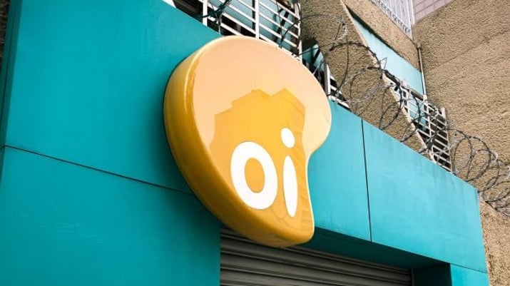 Imagem com logo da Oi