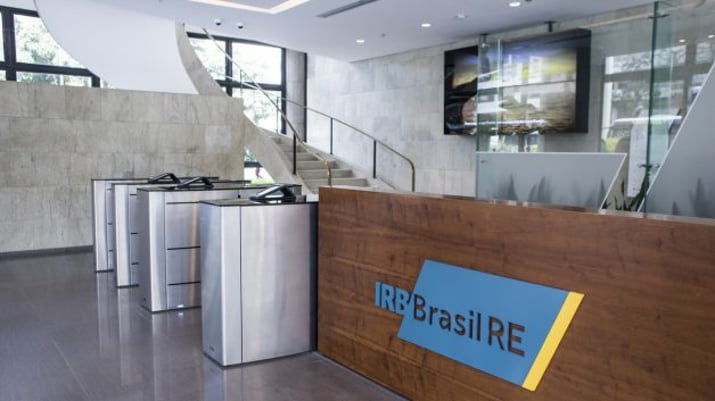 Recepção de escritório do IRB Brasil RE