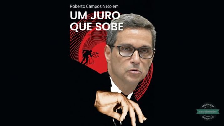 O presidente do Banco Central brasileiro, Roberto Campos Neto, em um cartaz de filme com a frase "Um juro que sobe", em referência à trajetória da taxa Selic