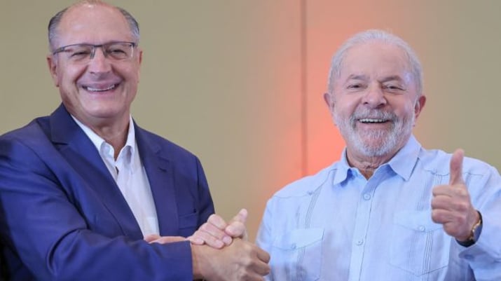 O ex-governador Geraldo Alckmin e o ex-presidente Luiz Inácio Lula da Silva. Proposta de reforma tributária foi encabeçada por vice de Lula.