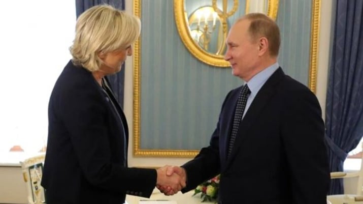 Marine Le Pen e Vladimir Putin