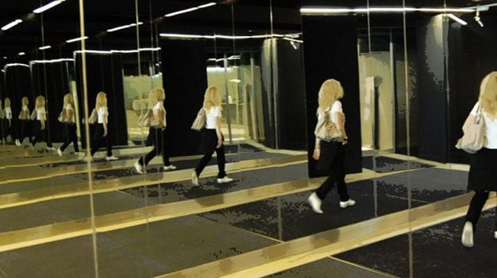 Sala dos espelhos infinitos