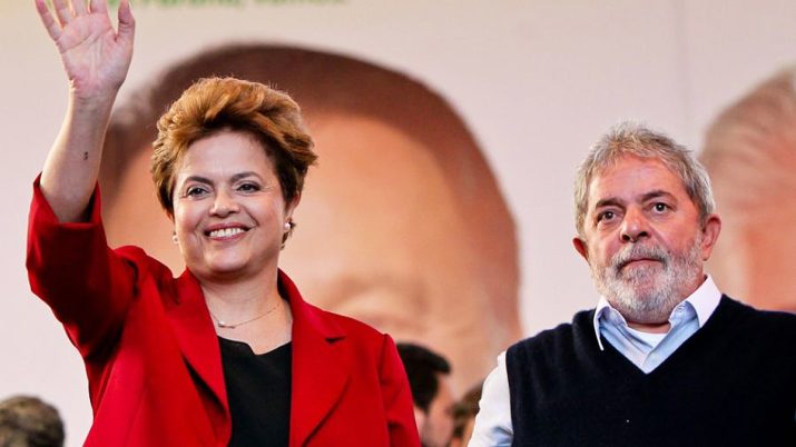 Ao lado do presidente Lula, Dilma Rousseff participou de comício em Curitiba