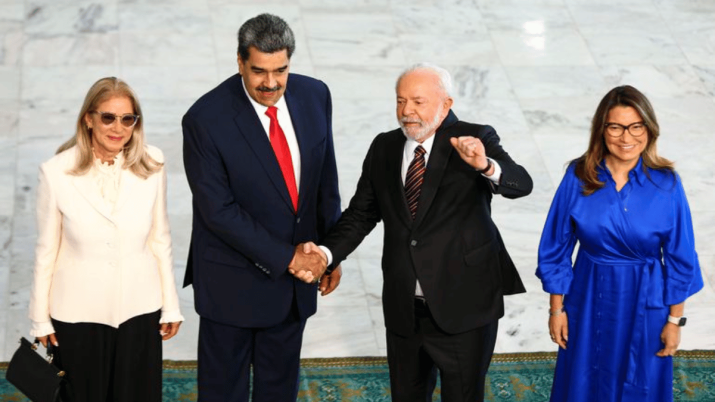 O presidente Luiz Inácio Lula da Silva e a primeira-dama, Janja Lula da Silva, recebem o presidente da Venezuela, Nicolás Maduro, e sua esposa, Cilia Flores, no Palácio do Planalto.
