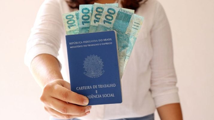 Ao todo, 30 milhões de brasileiros serão beneficiados pela antecipação do 13º salário; se você não é um desses, saiba como gerar renda extra todos os meses