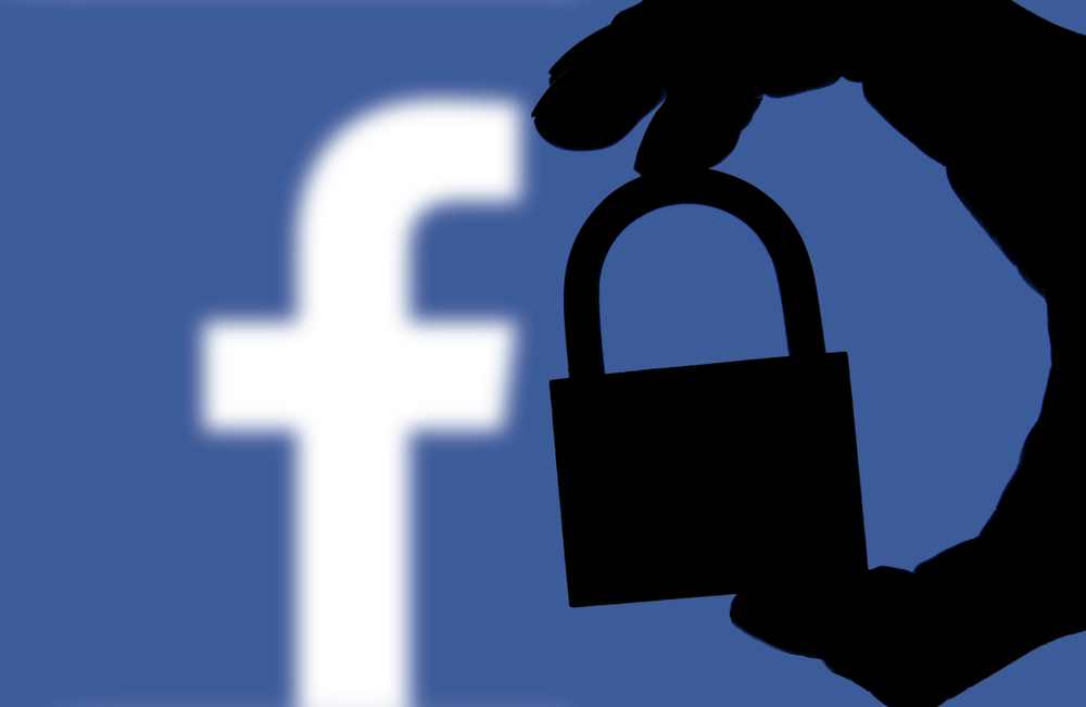 Logo do Facebook com cadeado representa segurança
