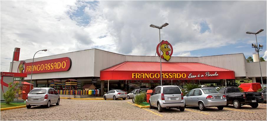 Fachada de unidade da rede Frango Assado, do grupo IMC