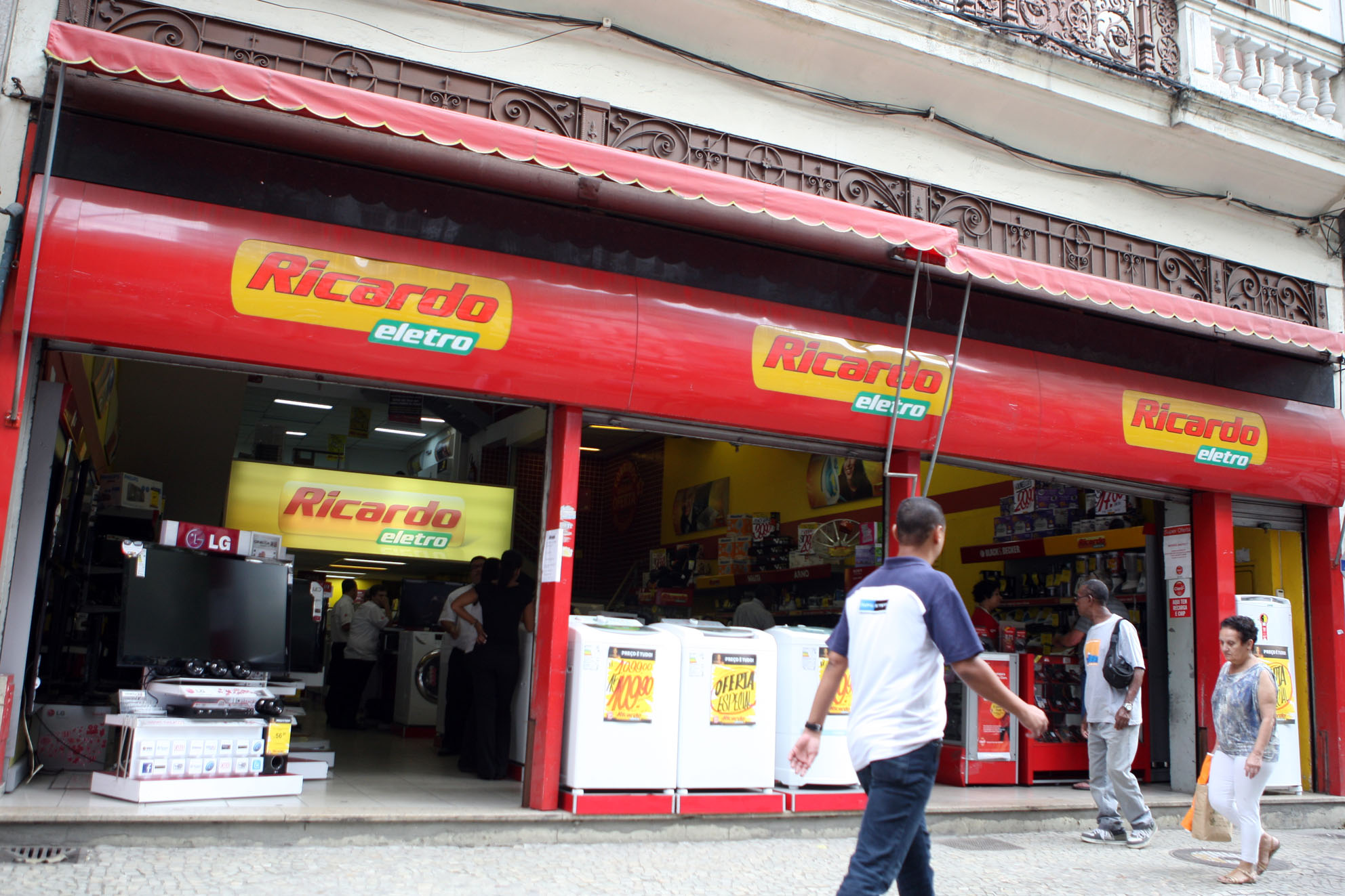 Fachada da Loja Ricardo Eletro no centro do Rio de Janeiro.