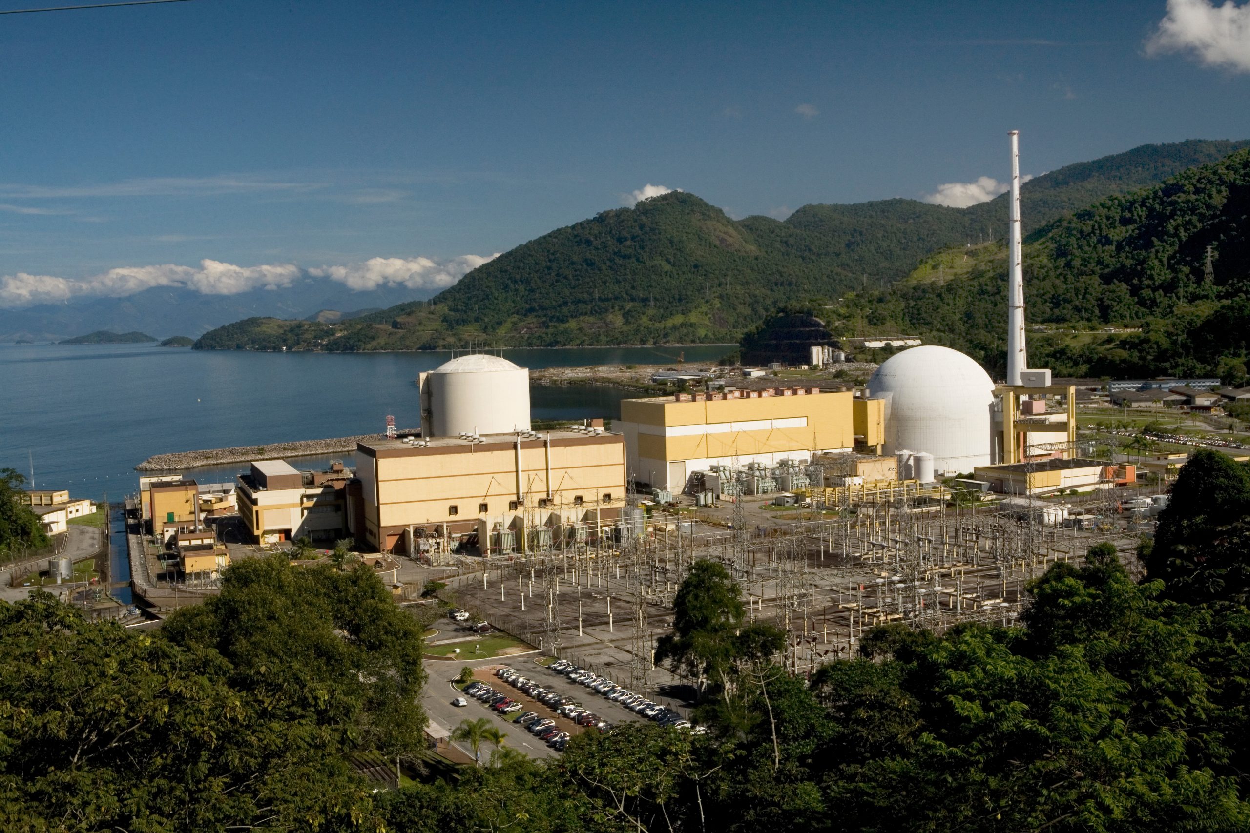 Foto da Usina Nuclear de Angra dos Reis