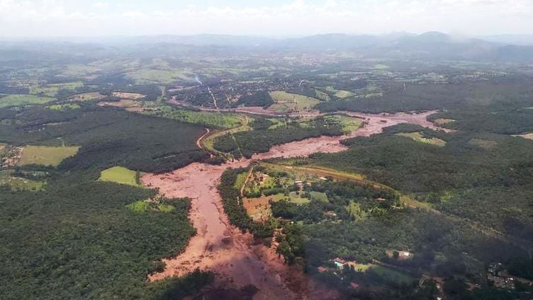 Barragem da Vale desaba em Brumadinho (MG)